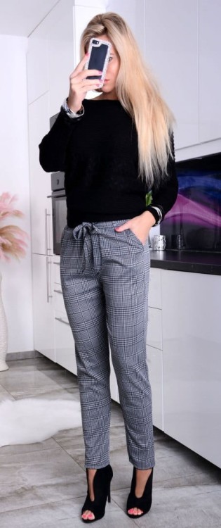 ELEGANCKIE SPODNIE W KRATKĘ P363A