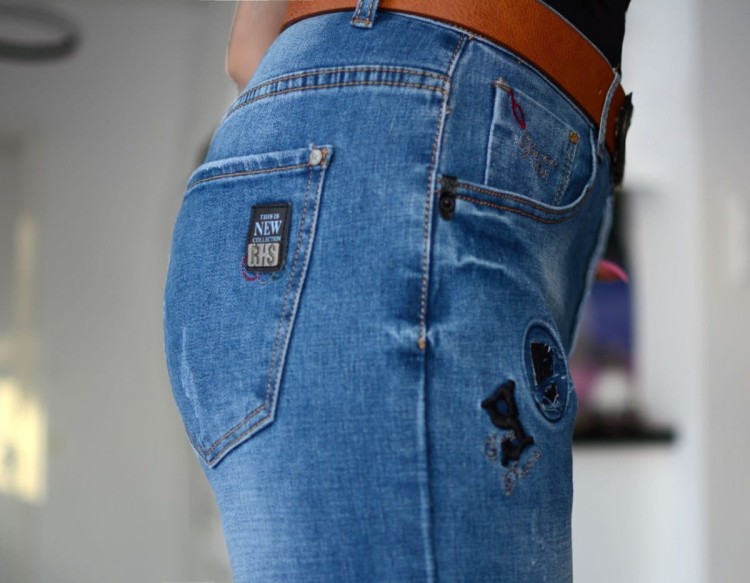 Markowe jeansy z GRATIS paskiem i przetarciami P343A