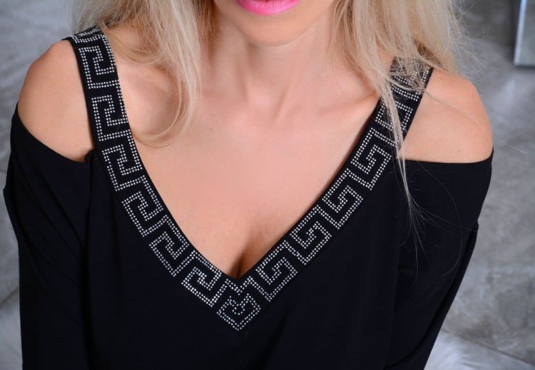 Glamour dres kobiecy z ozdobami w stylu Versa P723V