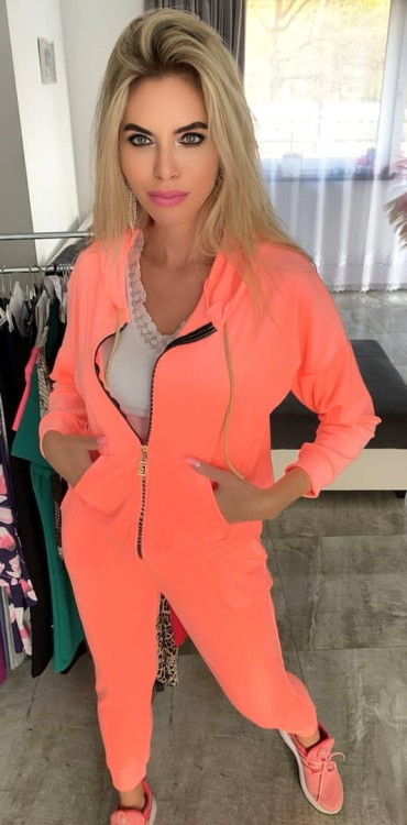 Welurowy dres rozpinany z kapturem FB35