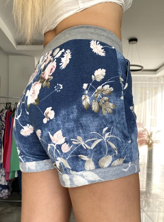 Szorty w kwiatki FB32