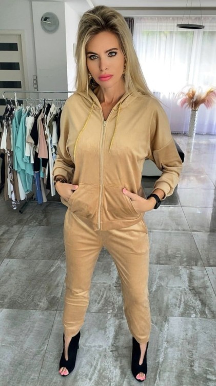 Welurowy dres damski DUŻY FB35A