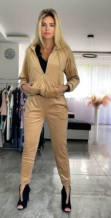 Welurowy dres damski DUŻY FB35A