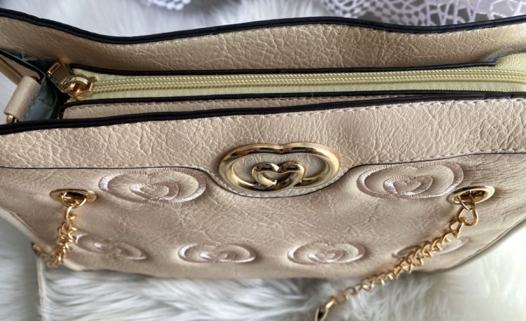 Piękna torebka na pasku i łańcuszku z haftem FB72