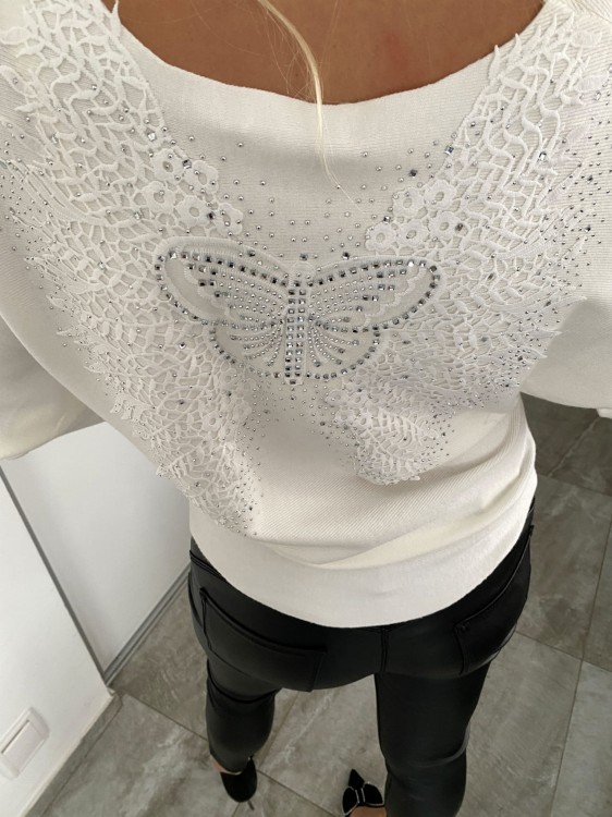 addams-sweter-cyrkonie-motyl-nietoperz-szeroki-duży-biust-biała.jpg