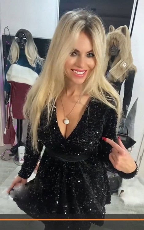 1111-WLOSKA-SUKIENKA-CEKINY-cekinki-SEXY-DEKOLT-MADE-ITALY-SYLWESTROWA-FB179-Model-179.jpg