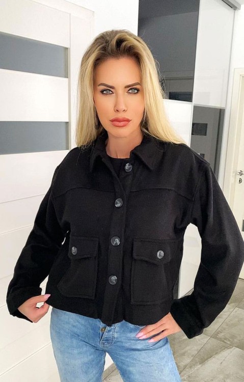addams-kurtka-wiosna-ciepła-FB10A-czarna-stylowa-kieszenie-guziki-zapinana-krótsza-wygodna-oversize-s-m-l-stylowa-kieszenie-patki-wygodna-ciepła-pudełkowa-kurteczkai.jpg