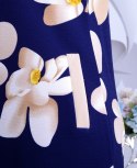 Modna sukienka w śliczne duże kwiaty P252